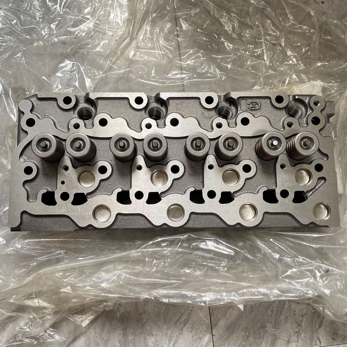 Engine V2003 V2203 V2403 Complete Cylinder Head for Kubota - KUDUPARTS