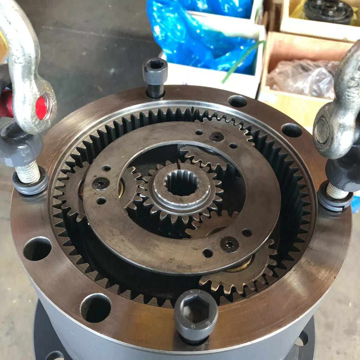 Swing Reduction Gearbox Assembly 4470057 for Hitachi ZX70 ZX75UR ZX75UR-3 ZX75URT ZX75US-A ZX75UST ZX80LCK ZX80SB-HCME ZX85US-HCME John Deere 75C Excavator - KUDUPARTS