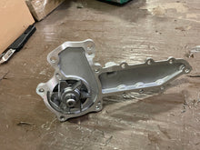 Bomba de agua 6684865 6684866 para Bobacat 5600 5610 S150 S160 S175 S185 S205 T180 T190 (Envío solo a EE. UU.)