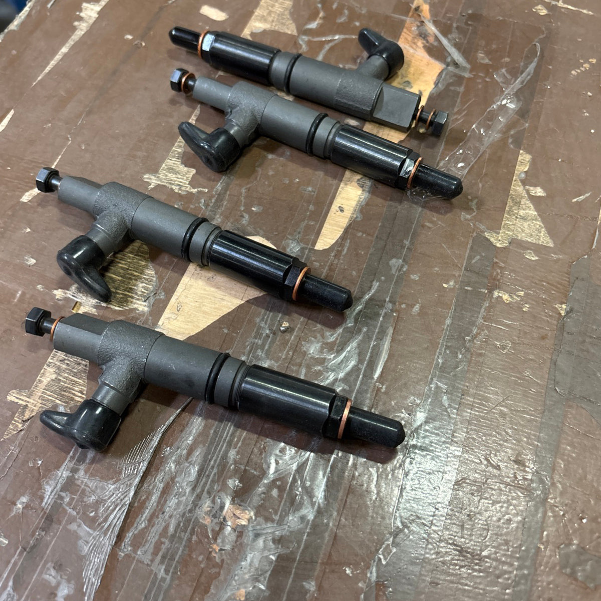 V2403 Fuel Injector 1G852-53001 1G852-53002 for Kubota Engine V2403 D1703 Excavator KX033-4 U35-4 Tractor L2501D L2501F L2501H