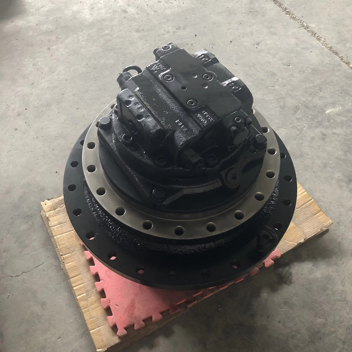 Final Drive Travel Gearbox With Motor 9298565 for Hitachi ZX470-5G ZX470H-5G ZX470LC-5B ZX470LC-5G ZX470LCH-5B ZX470LCH-5G ZX470LCR-5G ZX470R-5G - KUDUPARTS
