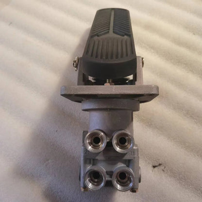 Brake Control Valve TZ53713600040 for Sinotruk HOWO Truck