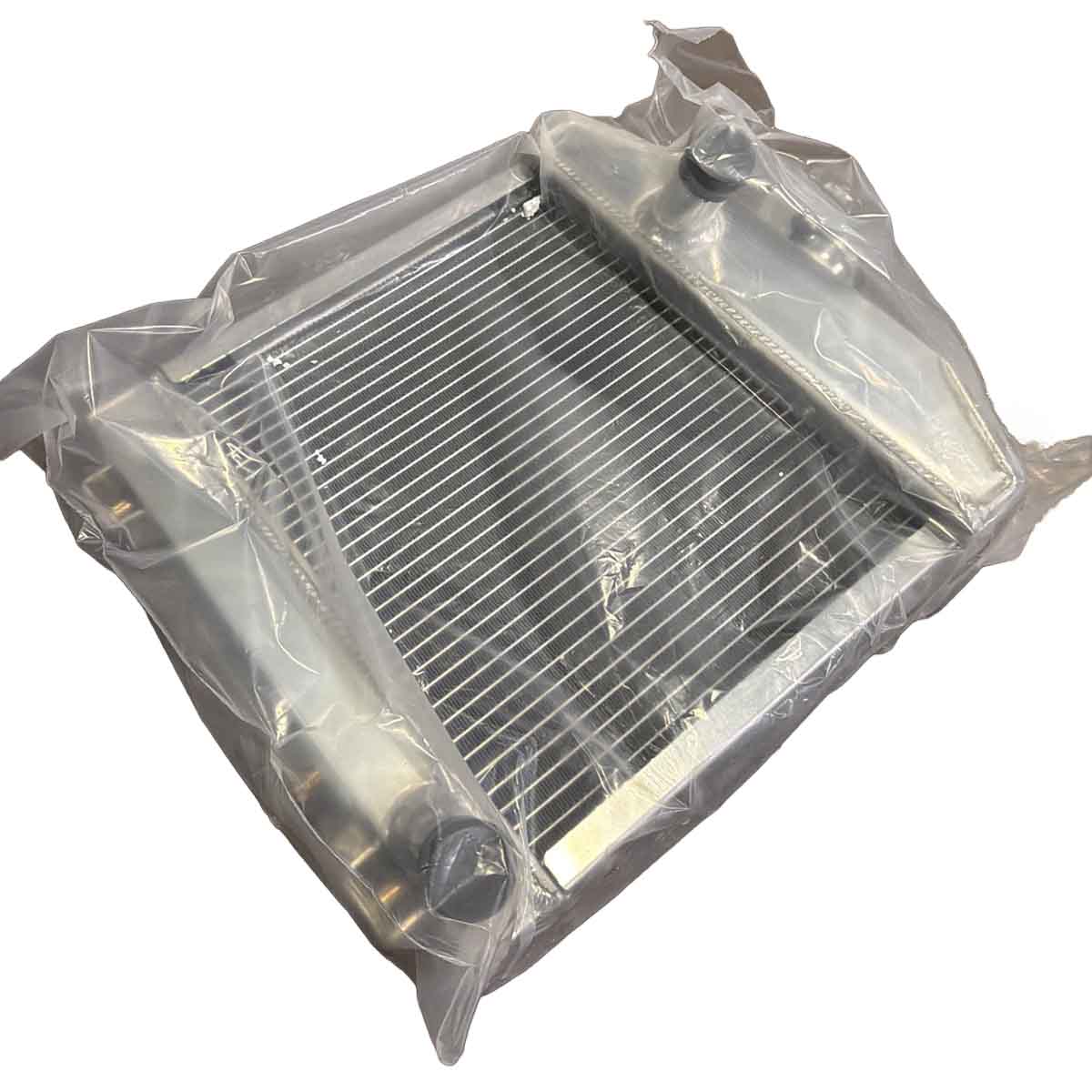 Radiator 15371-72060 for Kubota Tractor B6100D-P B6100E-P B7100D-P