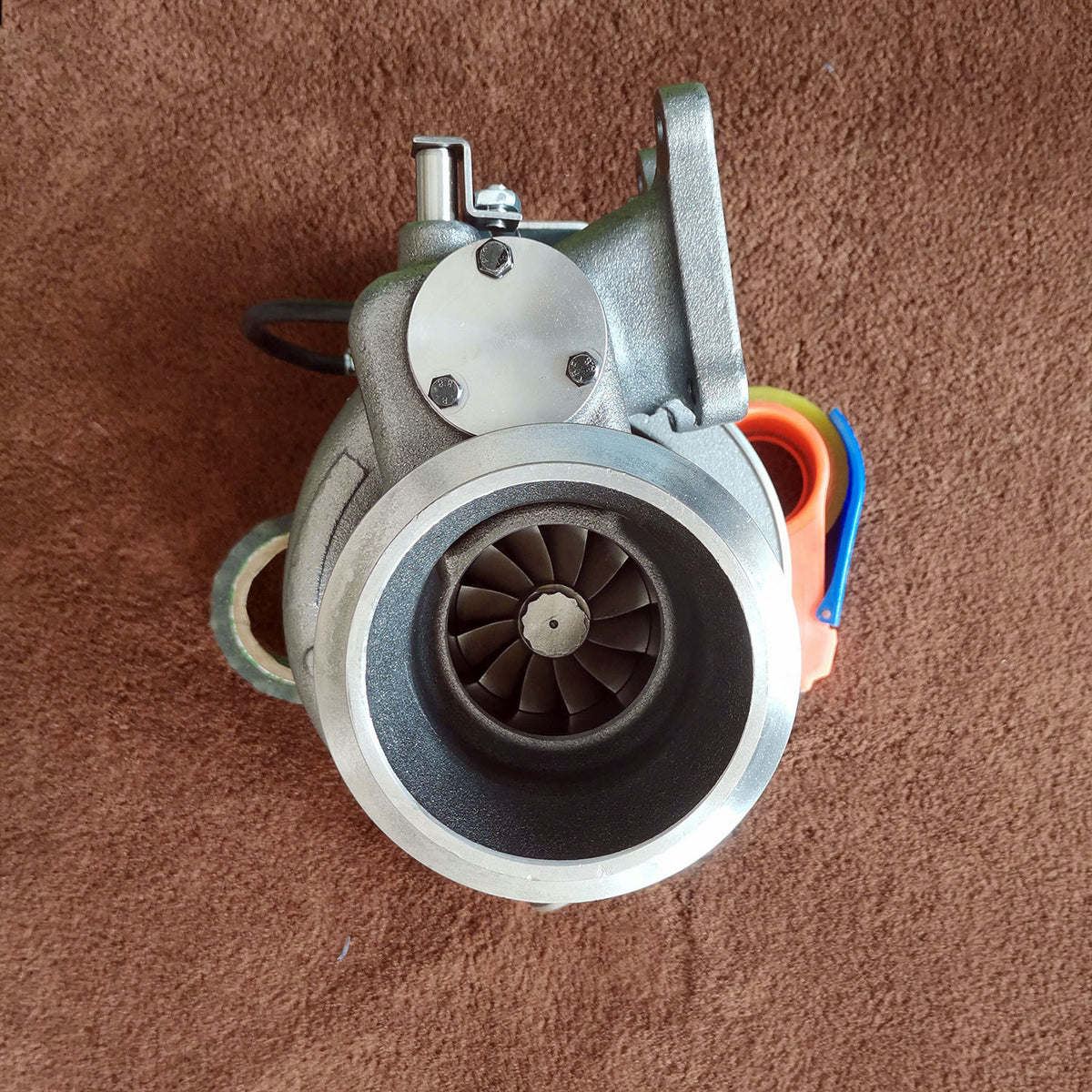 Turbocharger HX35W HX55W HX60W 4043621 4043620 4043622 4040849 4040850 4040851 4090043 For Cummins ISX2 Engine - KUDUPARTS