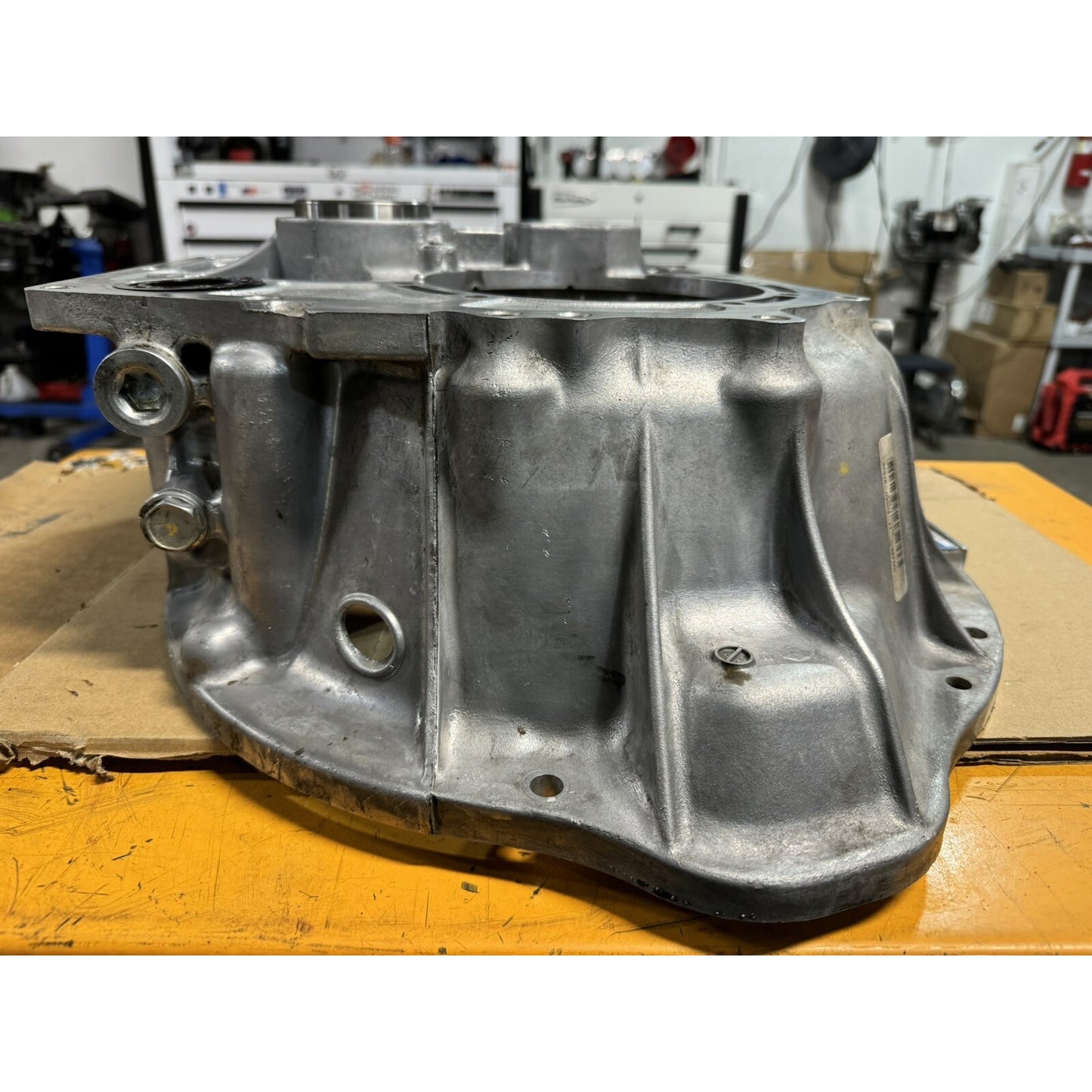 Transmission Housing 32552-U2261-71 for Toyota Engine 1DZ 1ZS 4Y Forklift 8FGU20 8FGU25 8FGU30 8FGU32 8FG18B 8FG25B 8FG30B